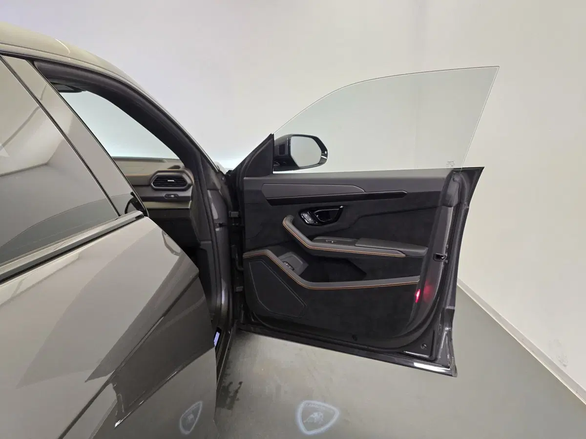 Lamborghini Urus usata a Bologna (19)