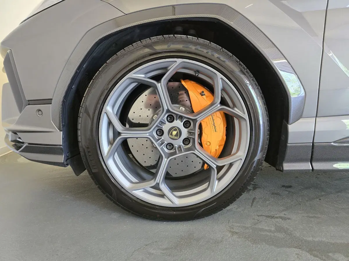 Lamborghini Urus usata a Bologna (9)