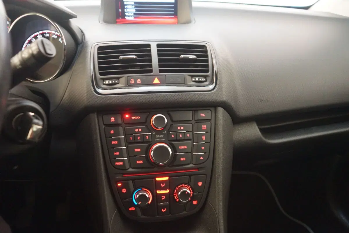 Opel Meriva usata a Torino (15)