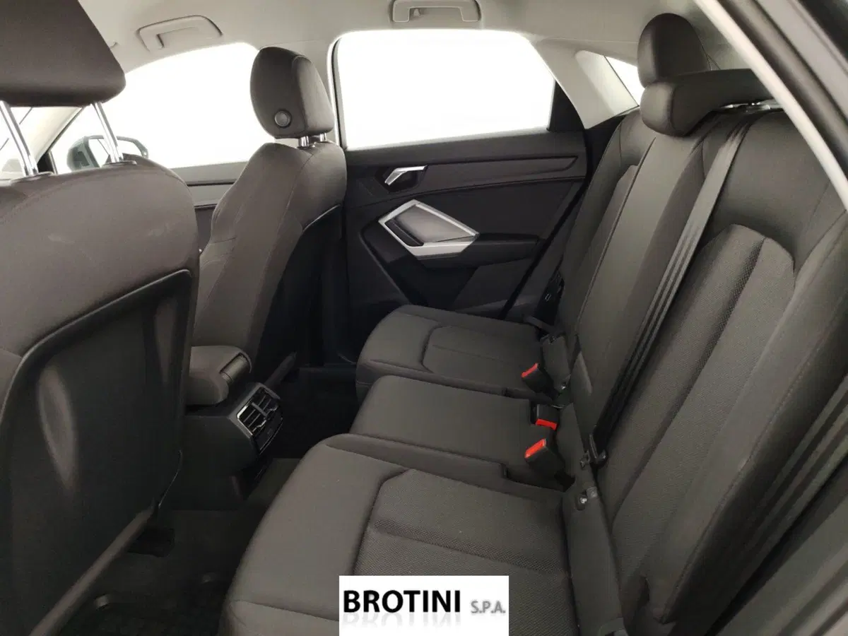 Audi Q3 Sportback usata a Massa-Carrara (10)