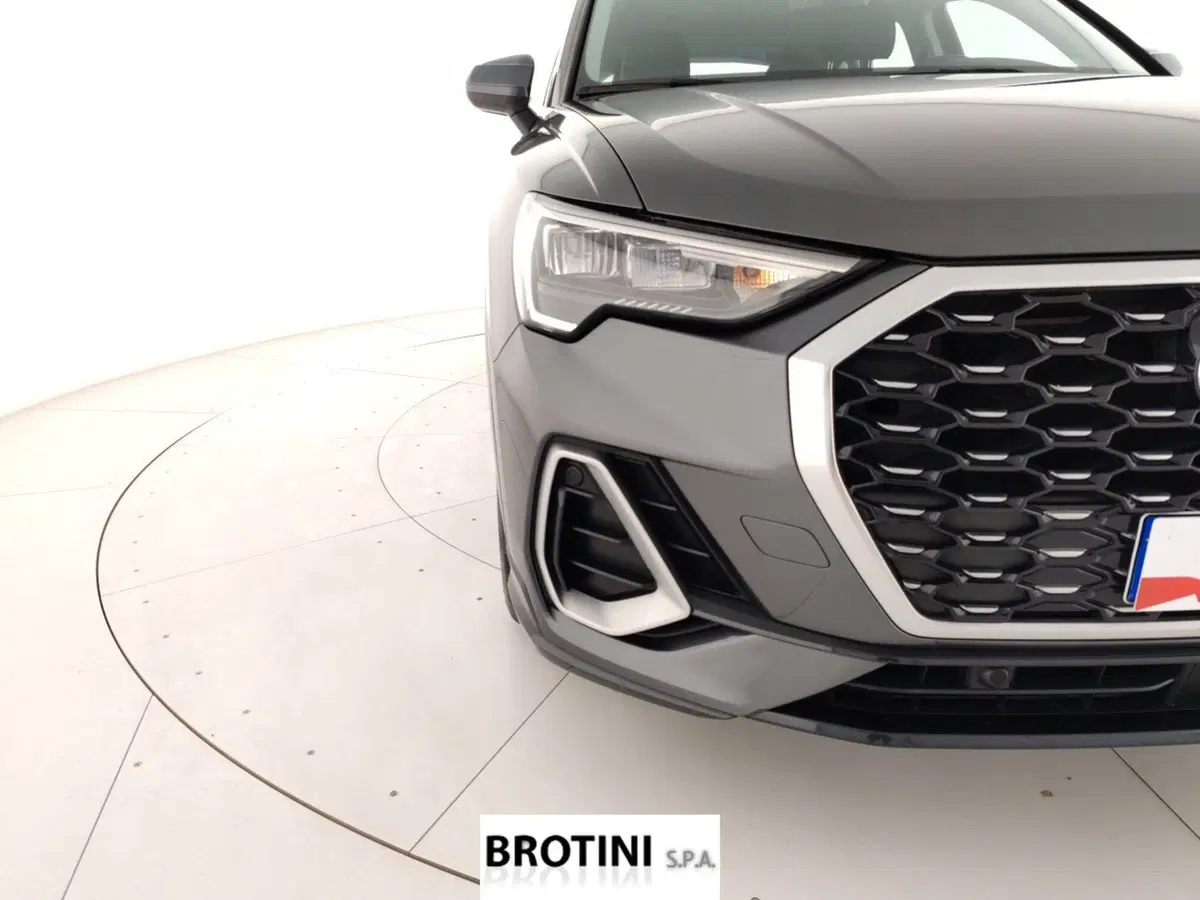 Audi Q3 Sportback usata a Massa-Carrara (5)
