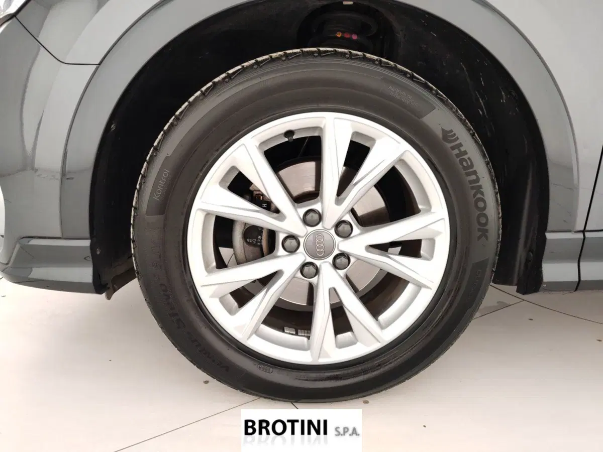 Audi Q3 Sportback usata a Massa-Carrara (6)