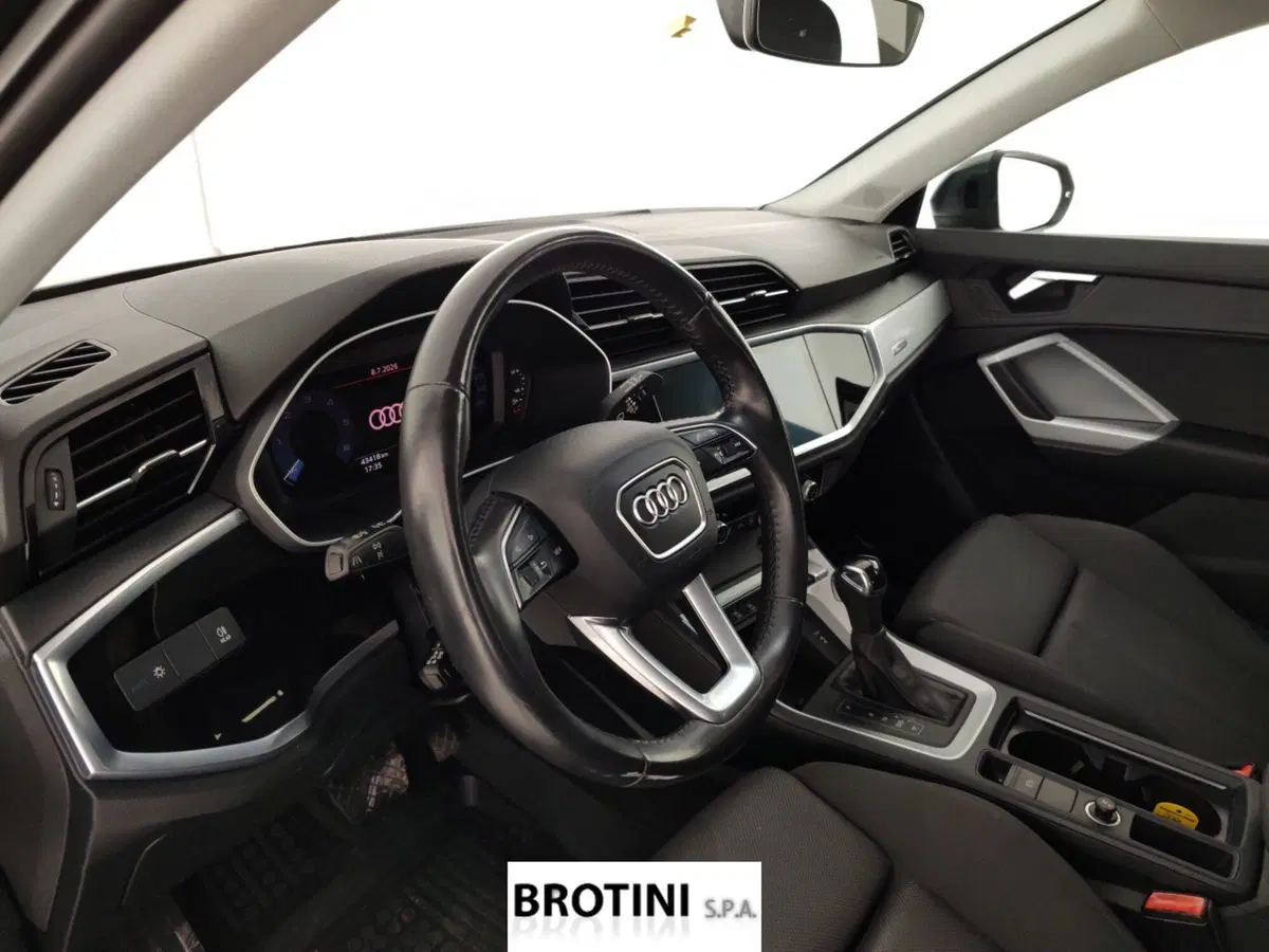 Audi Q3 Sportback usata a Massa-Carrara (8)