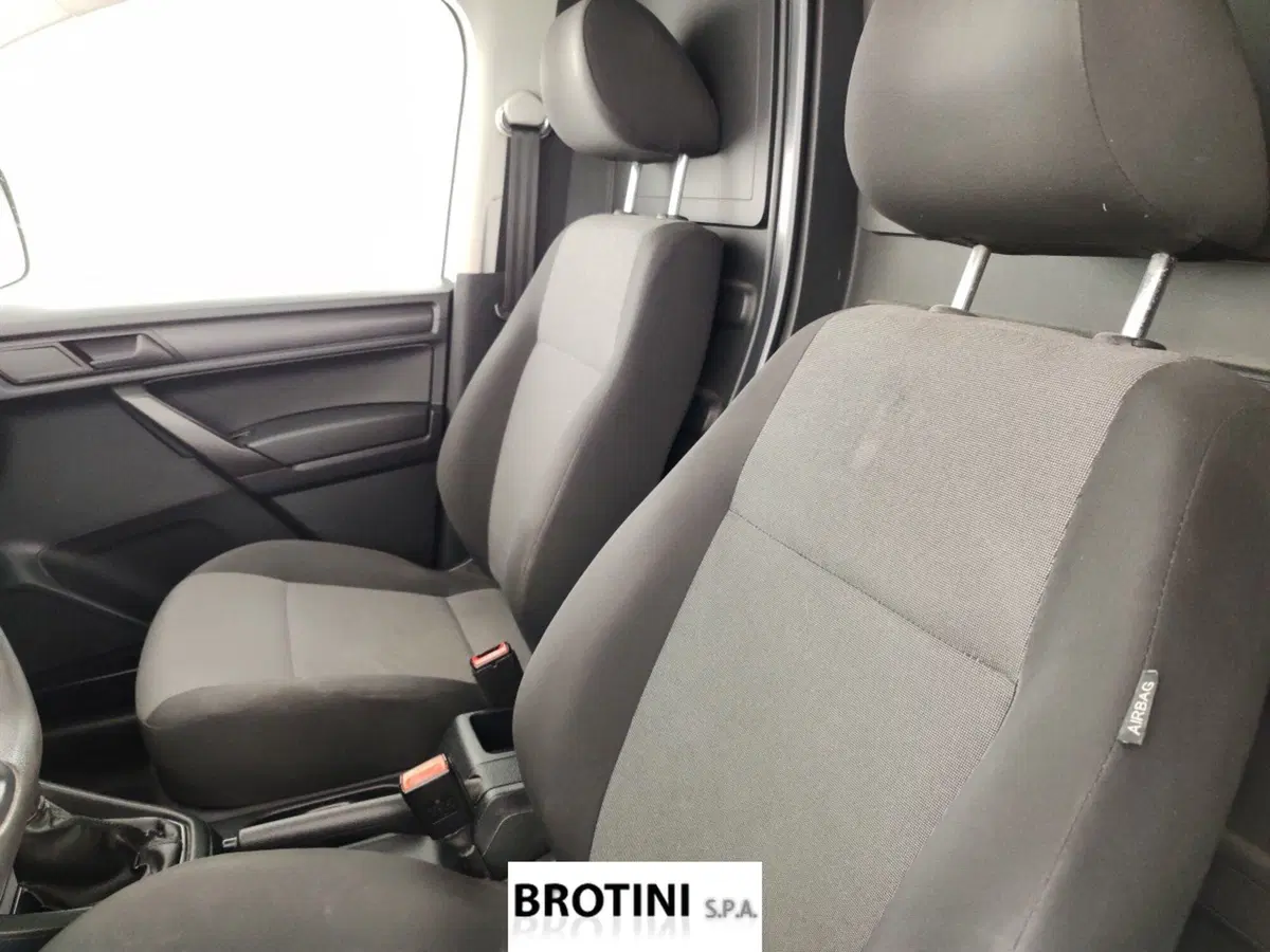 Volkswagen Caddy usata a Massa-Carrara (10)