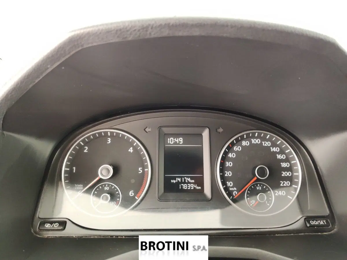 Volkswagen Caddy usata a Massa-Carrara (11)