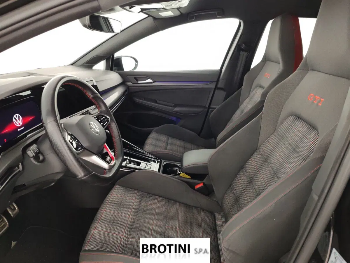 Volkswagen Golf usata a Massa-Carrara (7)