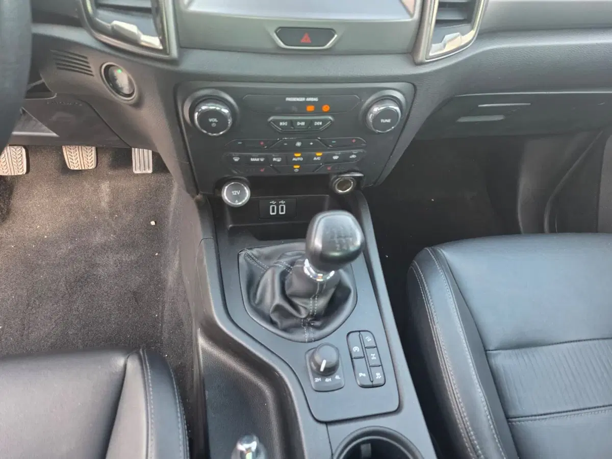 Ford Ranger Pick-up usata a Belluno (6)