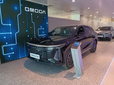 Omoda Omoda 9 SHS-P 1.5 tgdi phev Premium i-awd nuova a Asti
