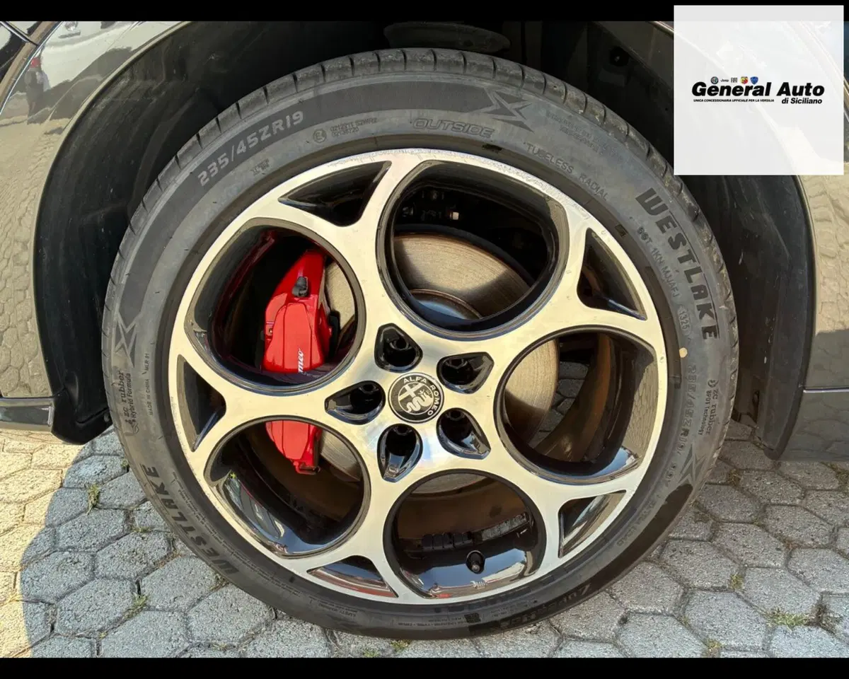 Alfa Romeo Tonale usata a Lucca (10)