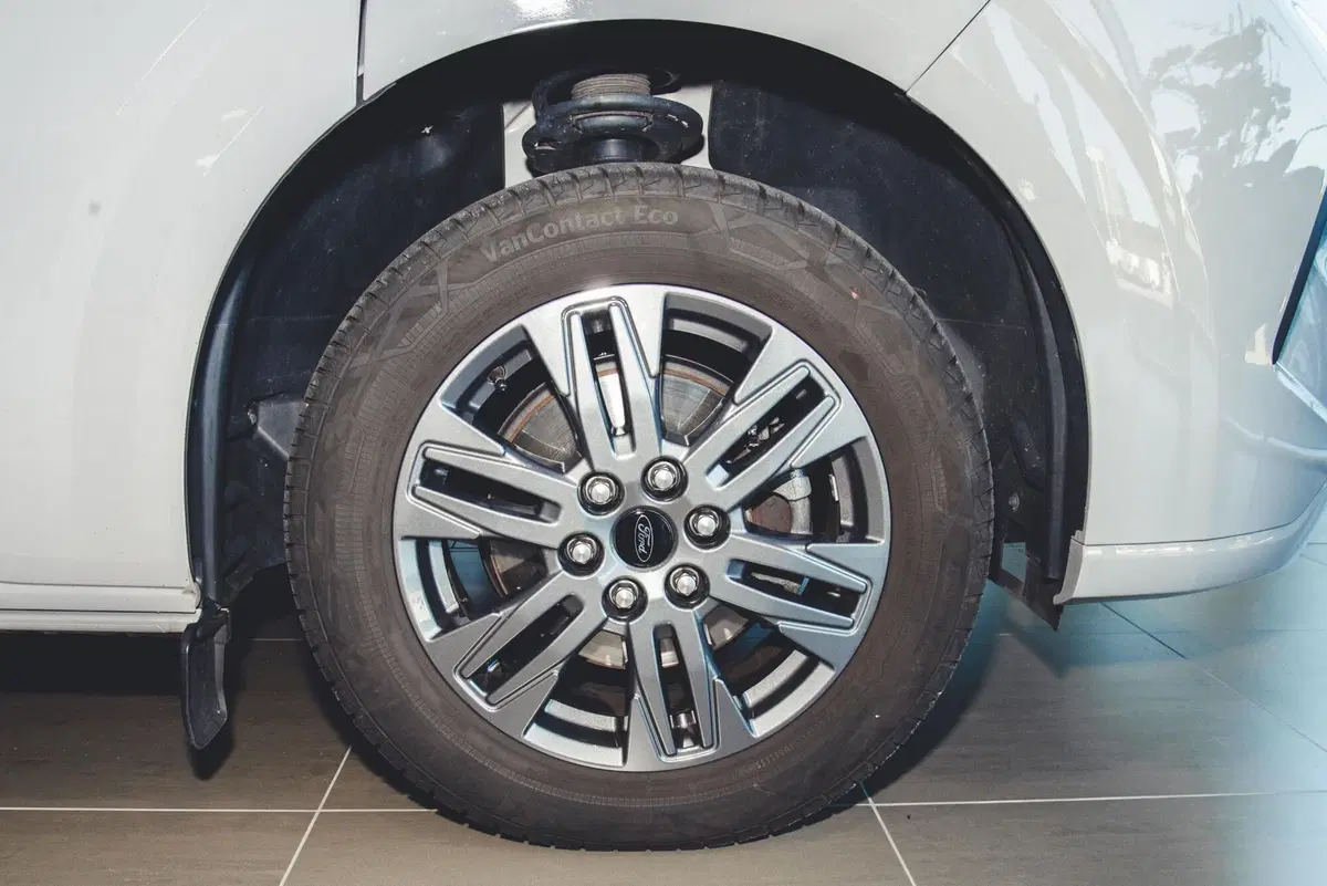 Ford Tourneo Custom usata a Vercelli (5)