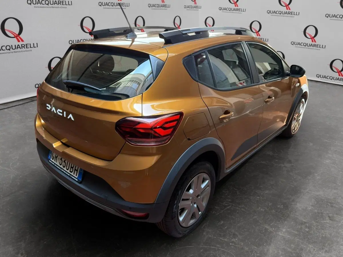 Dacia Sandero Stepway usata a Milano (4)
