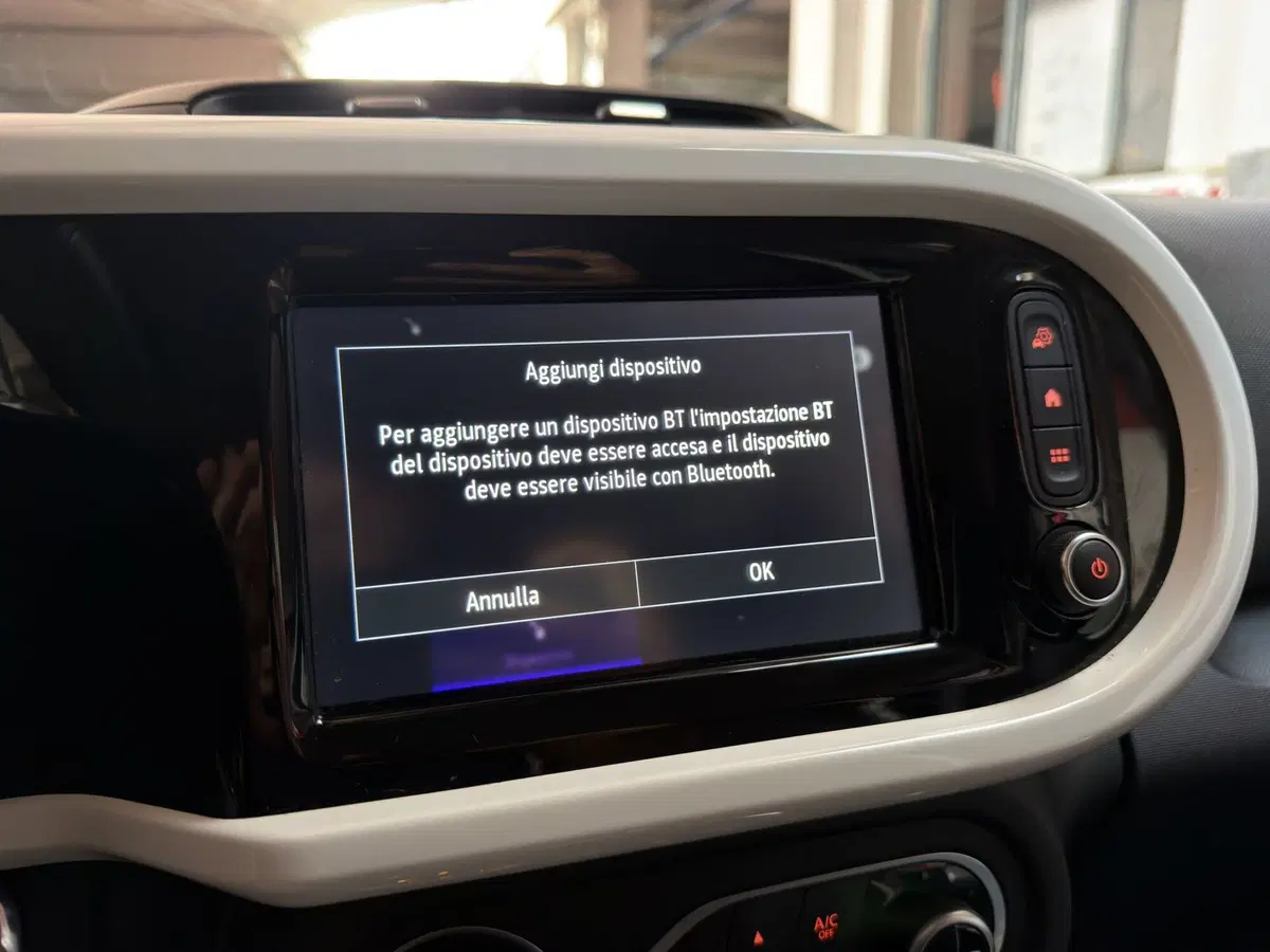 Renault Twingo usata a Milano (13)