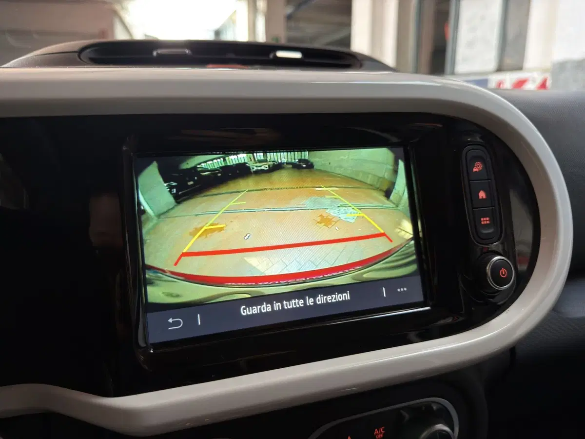 Renault Twingo usata a Milano (14)