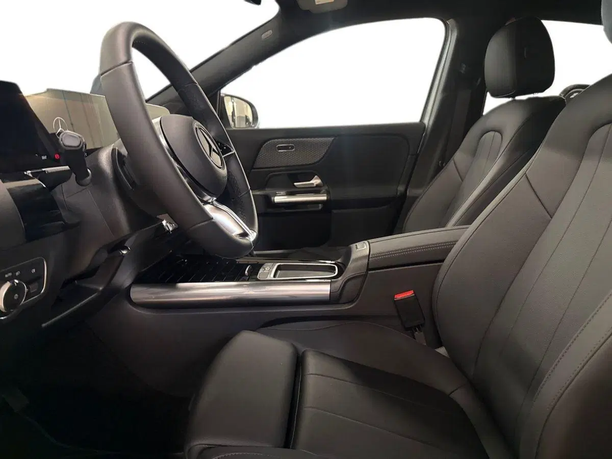Mercedes-Benz GLA SUV nuova a Firenze (10)