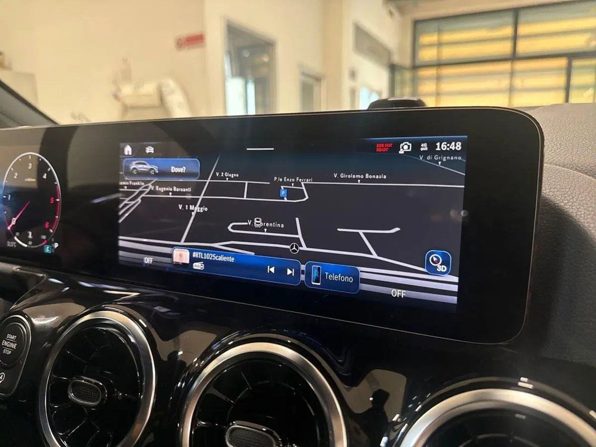 Mercedes-Benz GLA SUV nuova a Firenze (12)