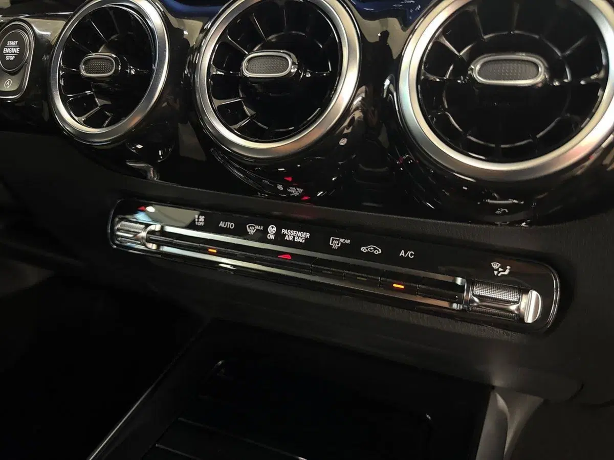 Mercedes-Benz GLA SUV nuova a Firenze (14)