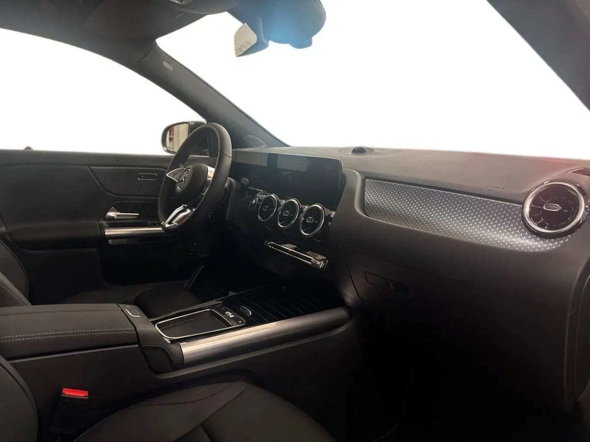Mercedes-Benz GLA SUV nuova a Firenze (15)