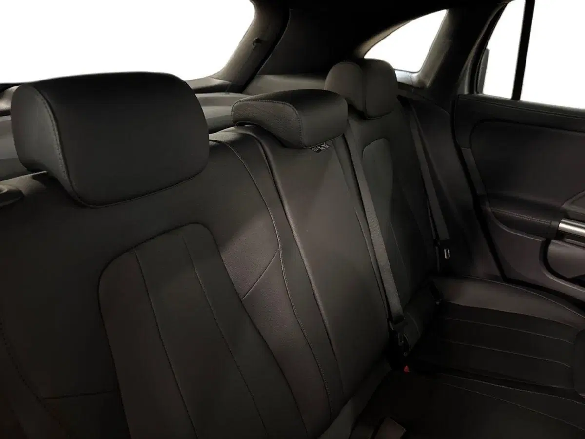 Mercedes-Benz GLA SUV nuova a Firenze (16)