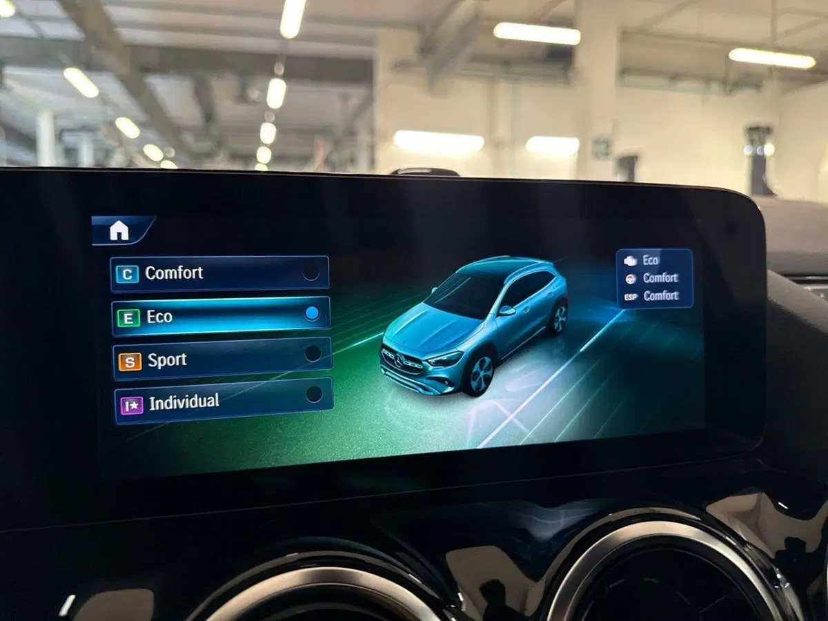 Mercedes-Benz GLA SUV nuova a Firenze (19)