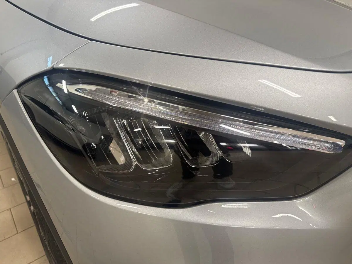 Mercedes-Benz GLA SUV nuova a Firenze (7)