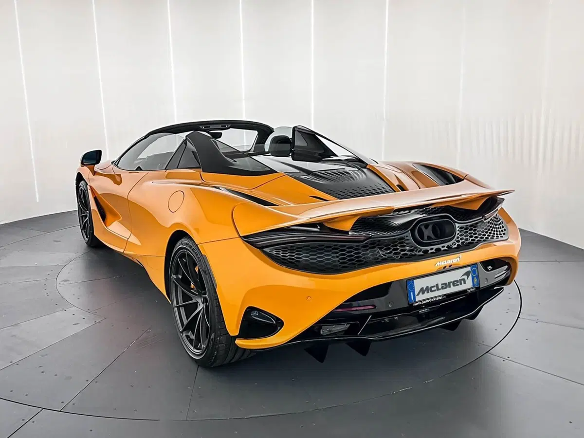 McLaren 750S Cabrio nuova a Milano (6)