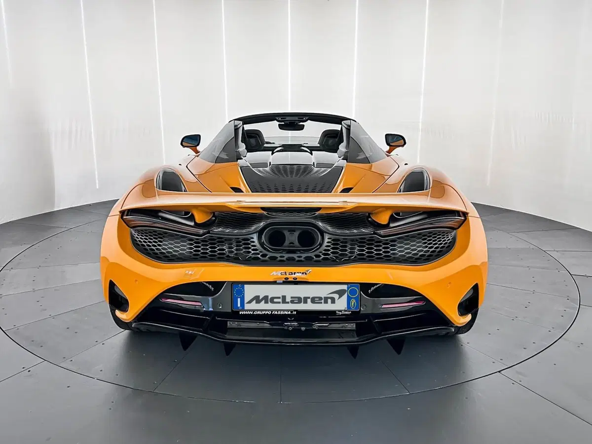 McLaren 750S Cabrio nuova a Milano (7)