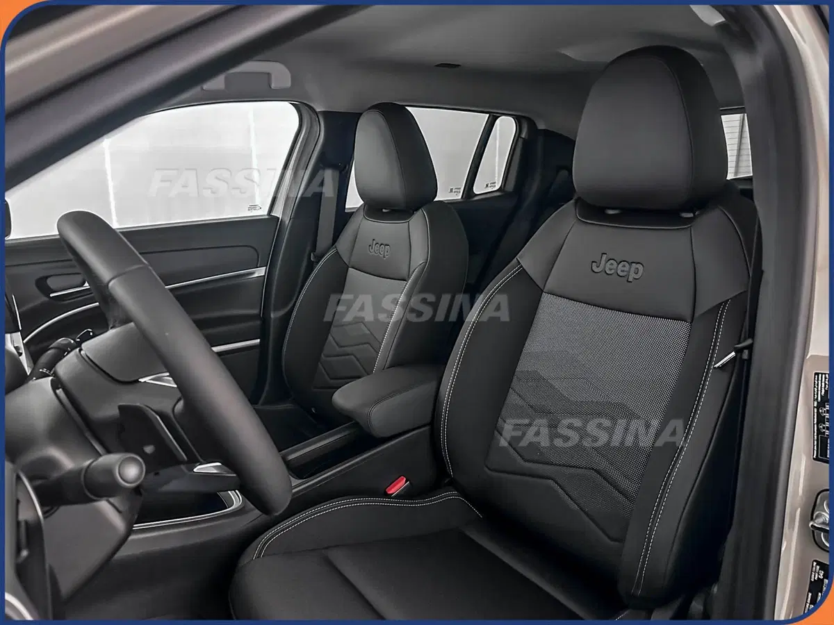 Jeep Avenger nuova a Milano (8)