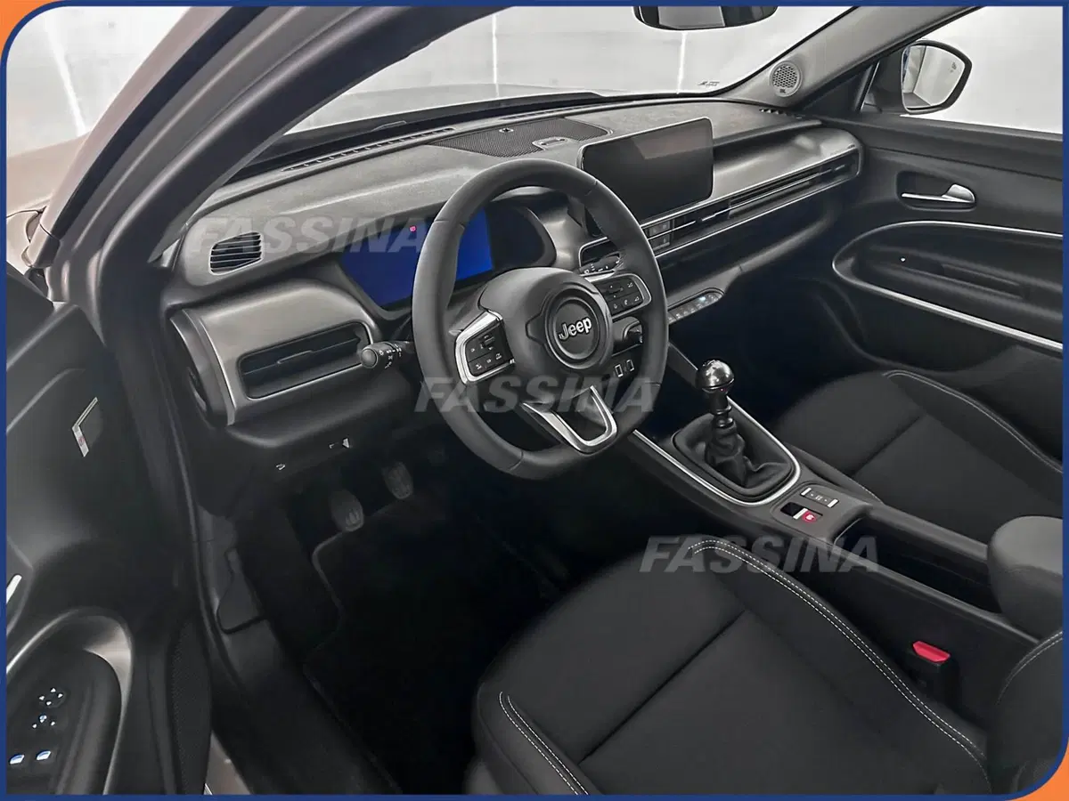 Jeep Avenger nuova a Milano (9)