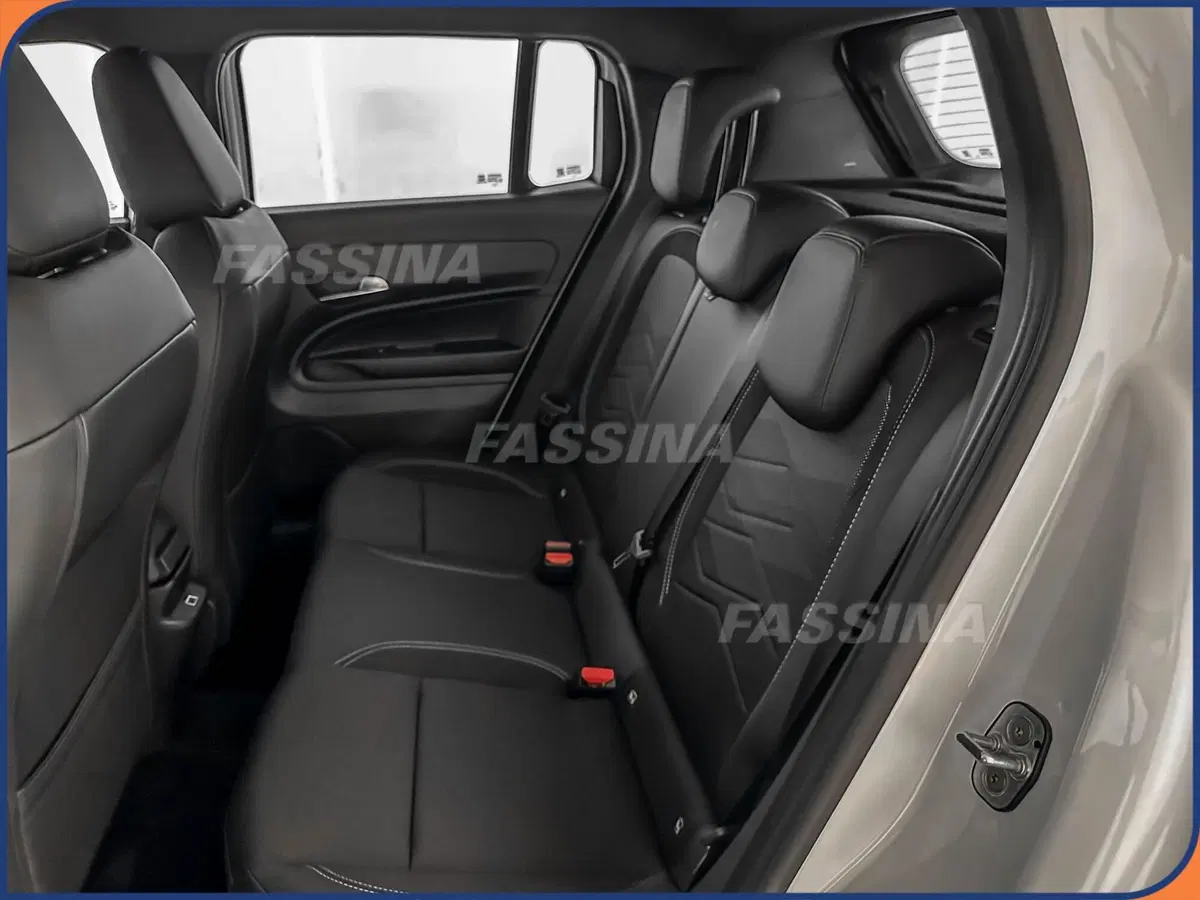 Jeep Avenger nuova a Milano (10)