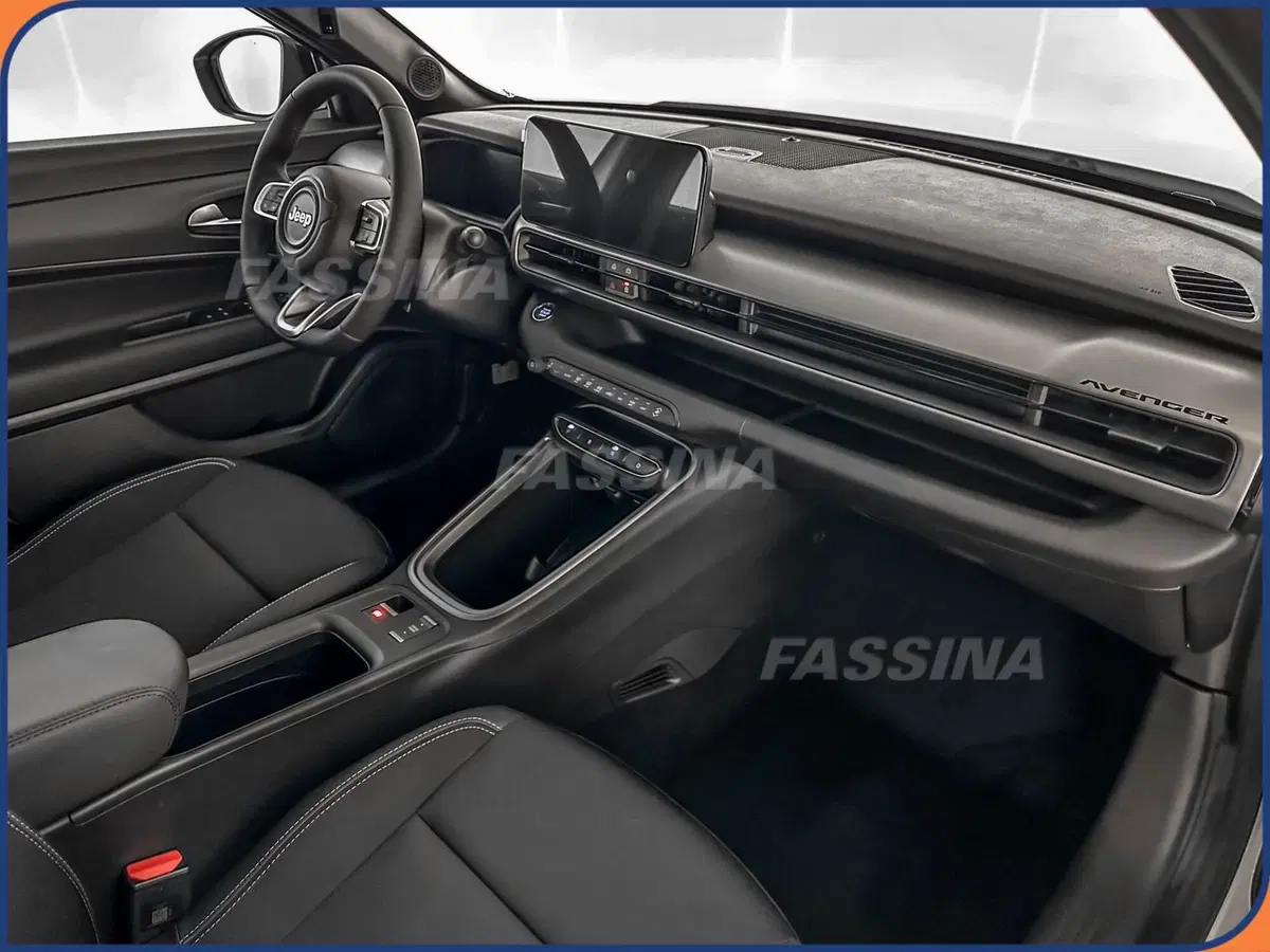 Jeep Avenger nuova a Milano (12)