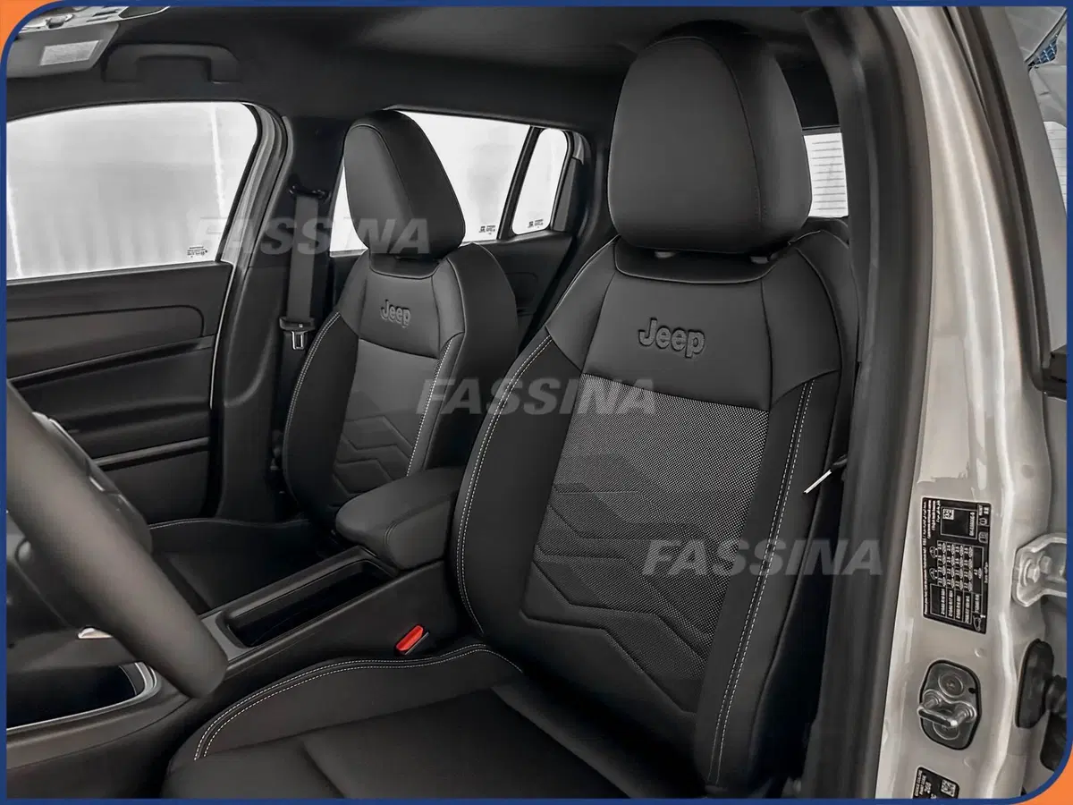 Jeep Avenger nuova a Milano (8)
