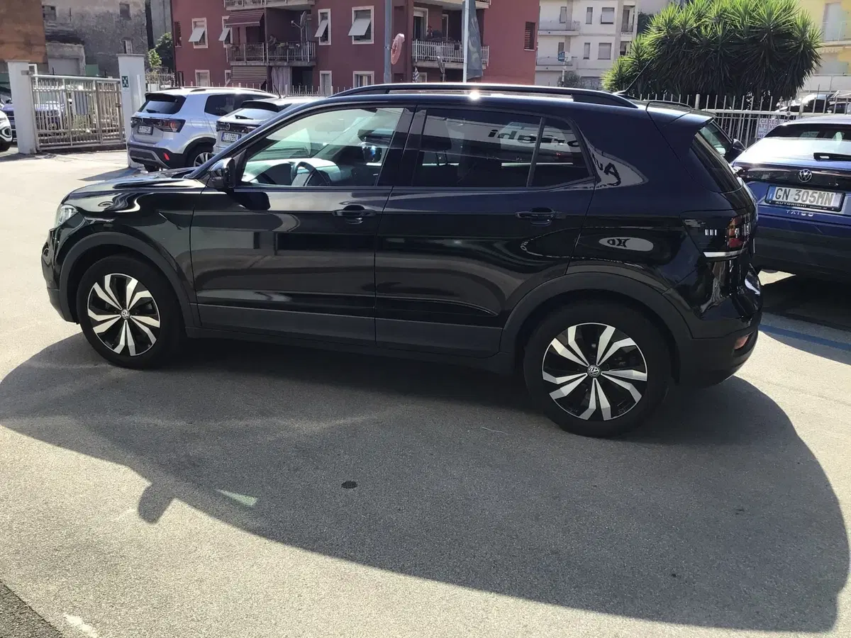 Volkswagen T-Cross usata a Genova (8)