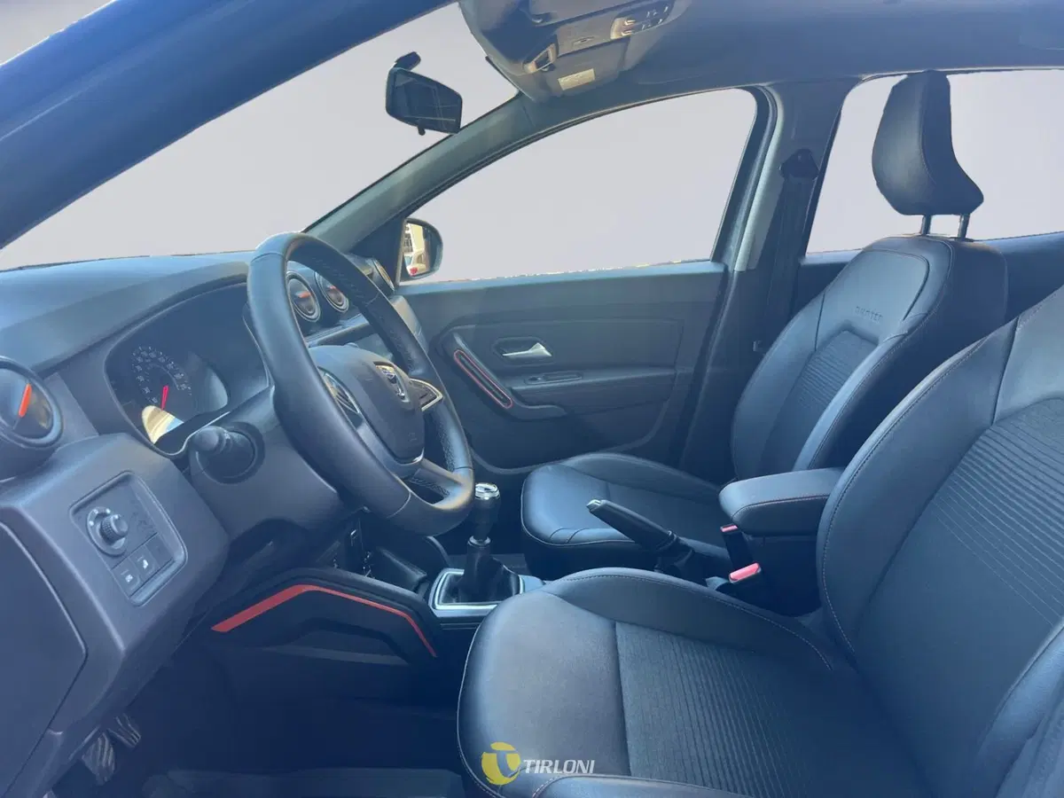 Dacia Duster usata a Milano (10)