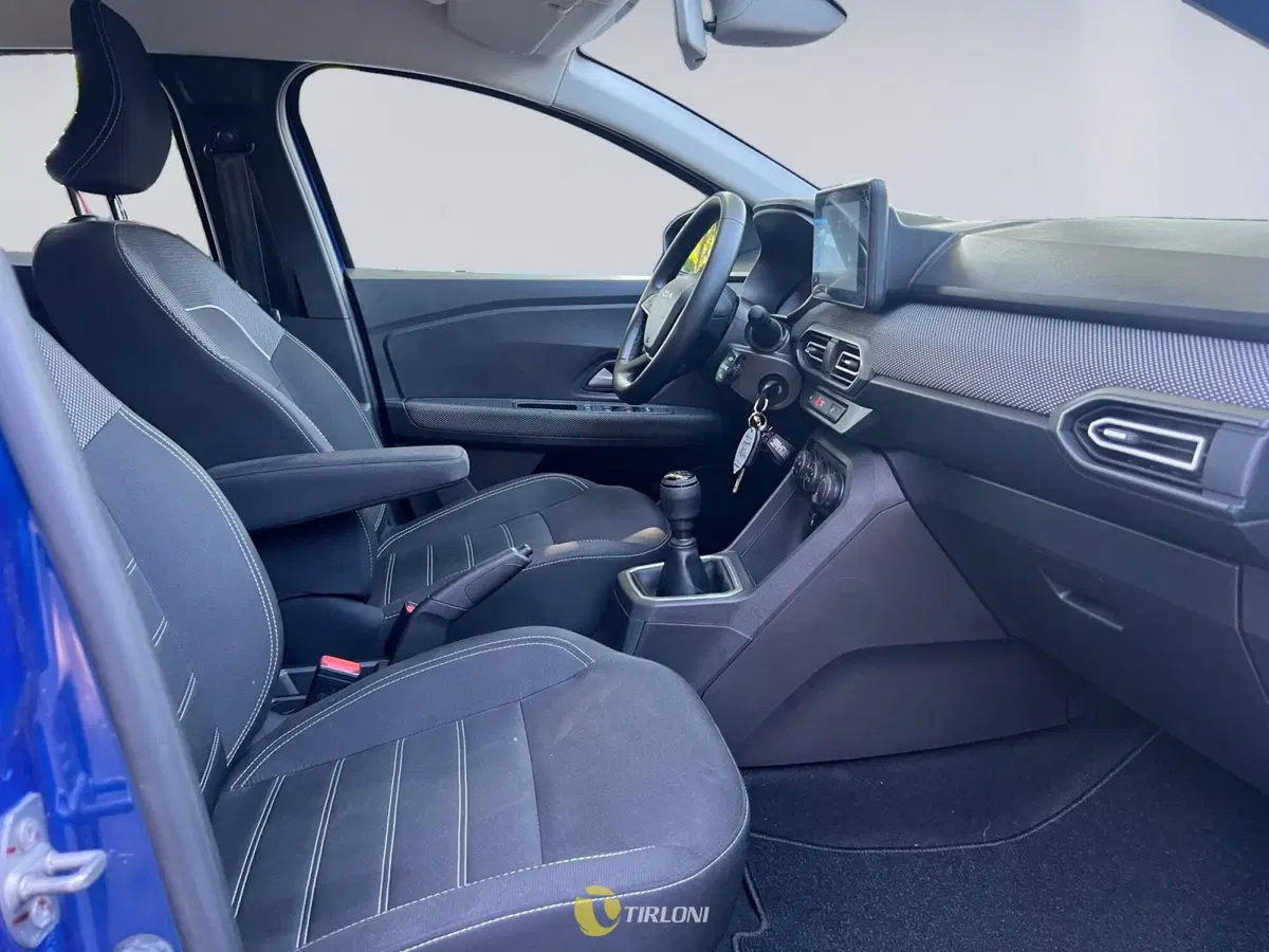 Dacia Sandero usata a Milano (11)