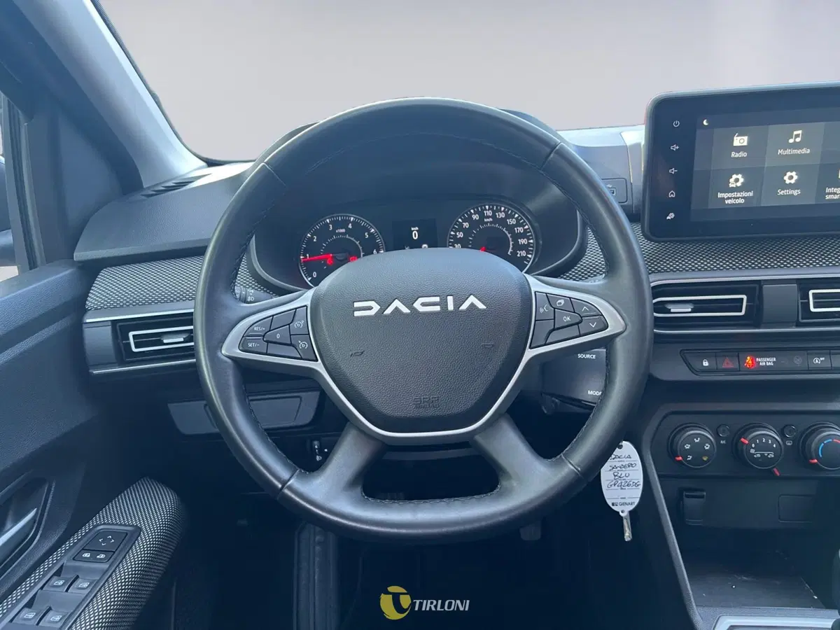 Dacia Sandero usata a Milano (15)