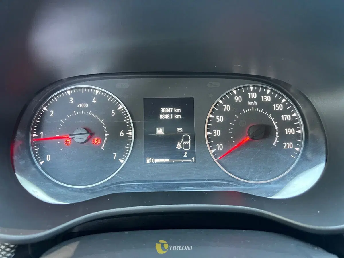 Dacia Sandero usata a Milano (5)
