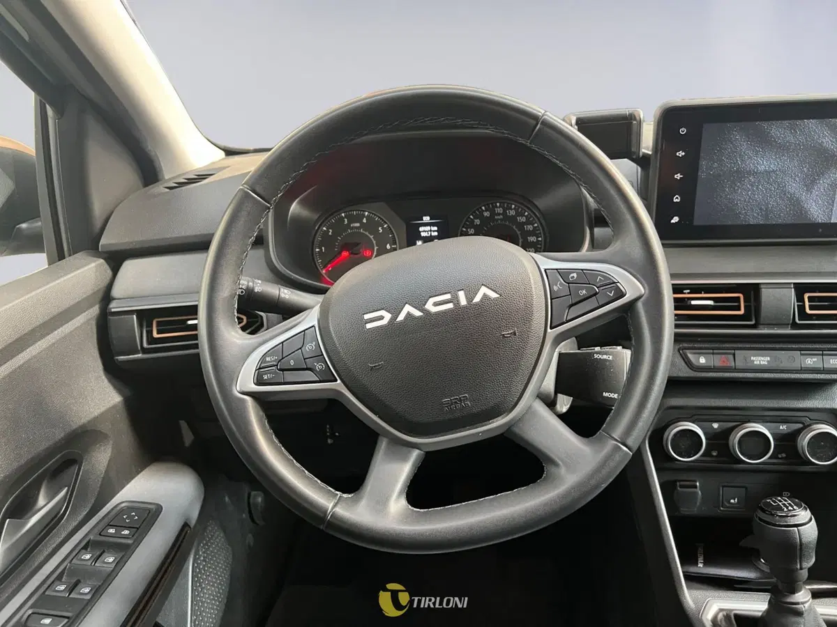 Dacia Jogger usata a Milano (14)