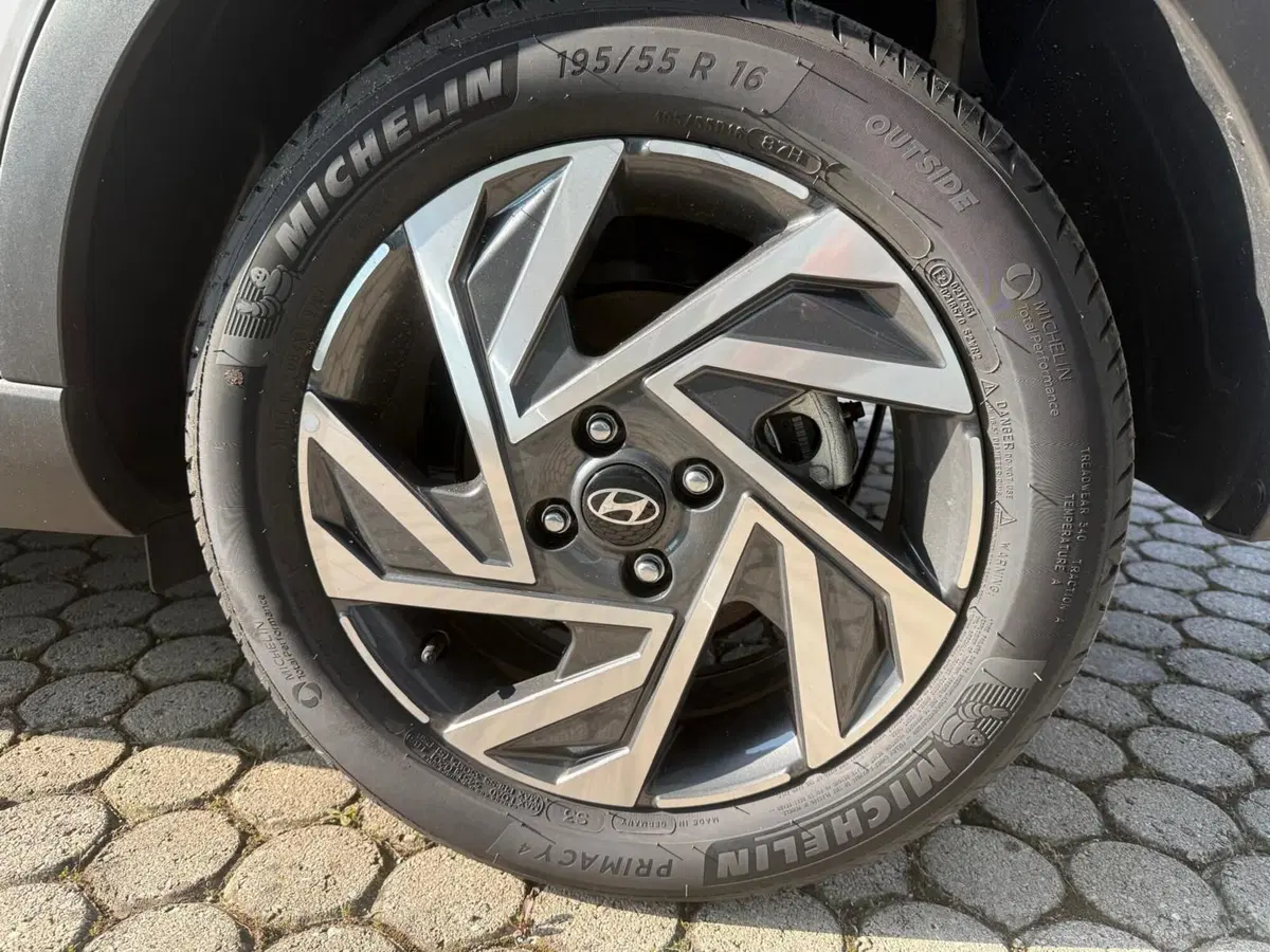 Hyundai Bayon nuova a Massa-Carrara (12)