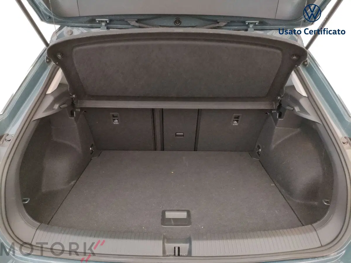 Volkswagen T-Roc usata a Varese (9)