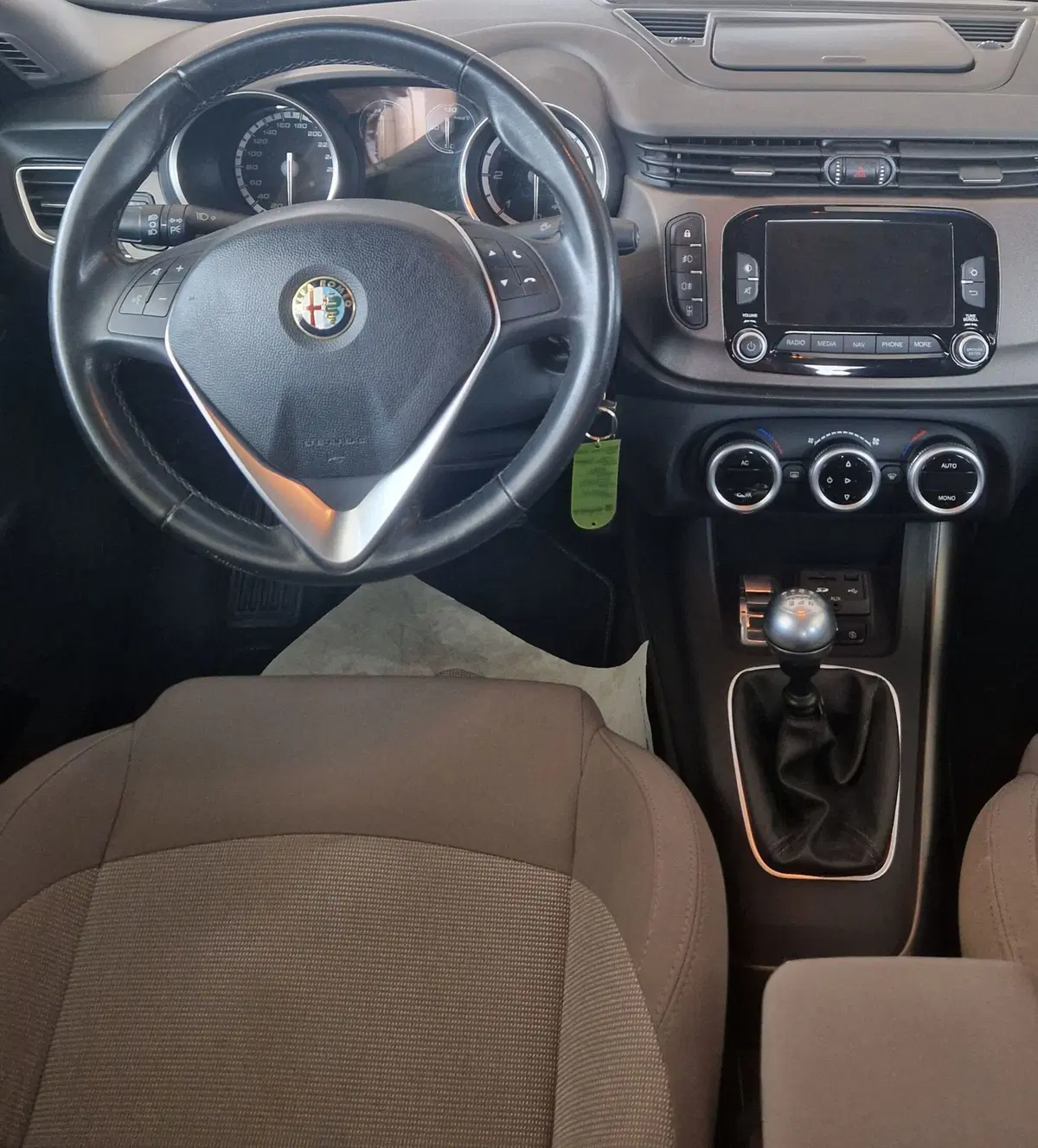 Alfa Romeo Giulietta usata a Terni (12)
