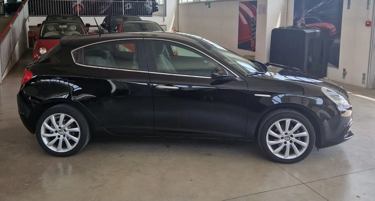 Alfa Romeo Giulietta usata a Terni (6)