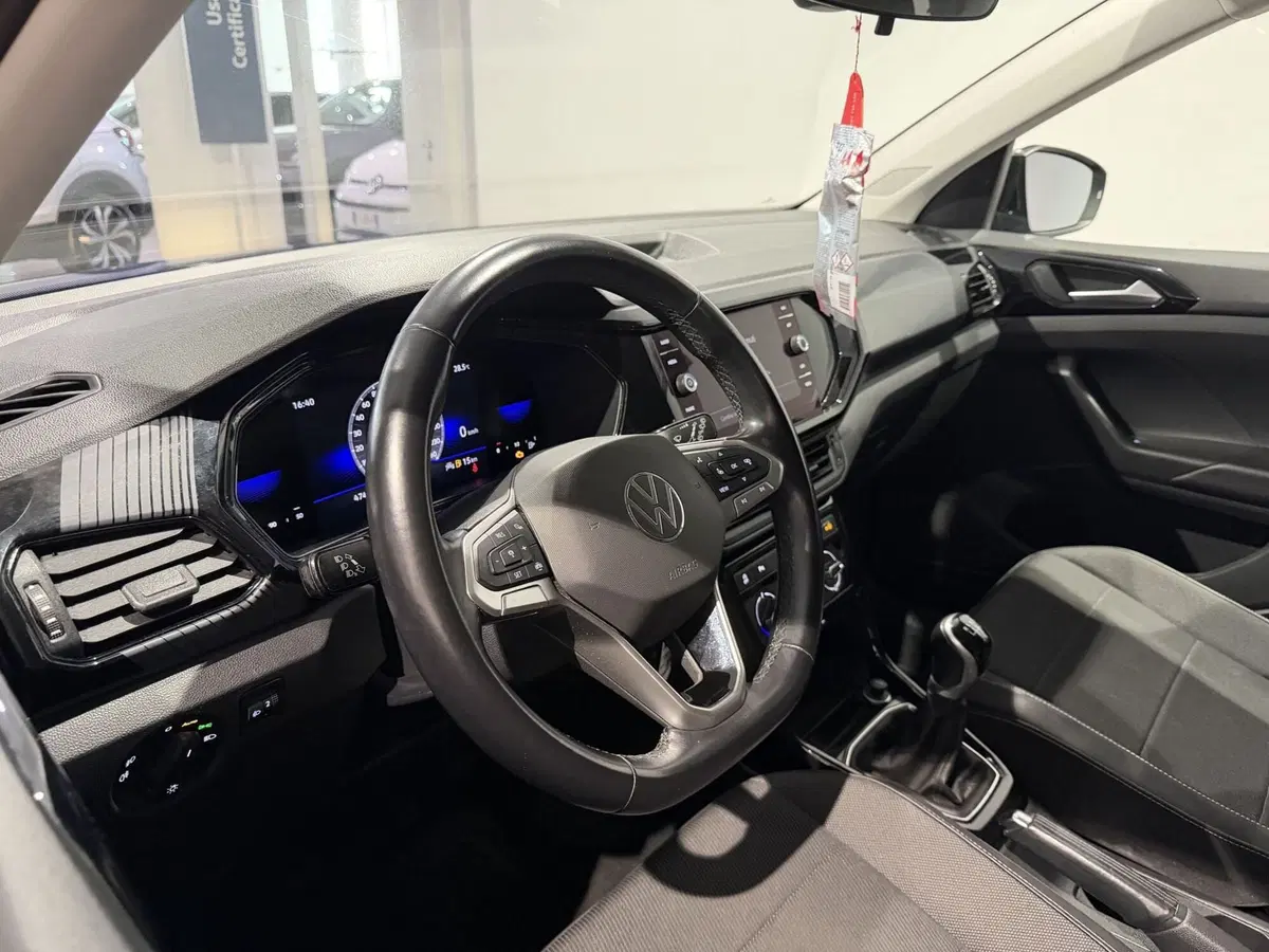 Volkswagen T-Cross usata a Genova (8)