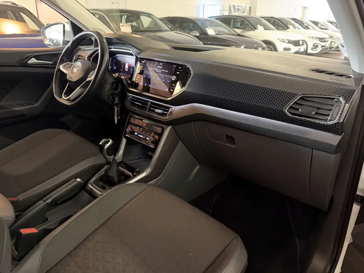 Volkswagen T-Cross usata a Genova (11)