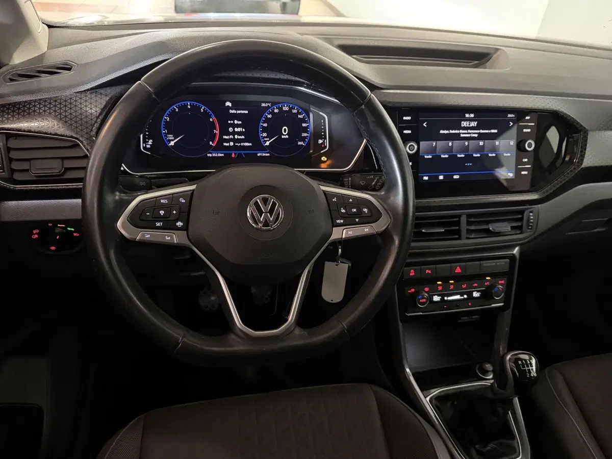 Volkswagen T-Cross usata a Genova (12)