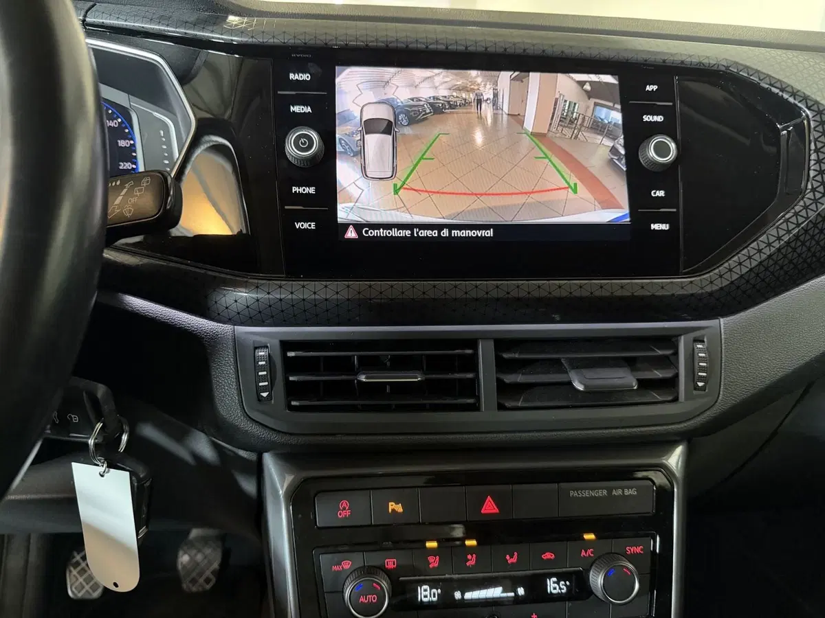 Volkswagen T-Cross usata a Genova (14)