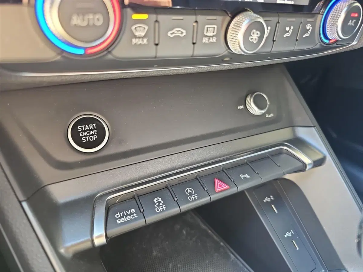 Audi Q3 Sportback usata a Lecco (18)