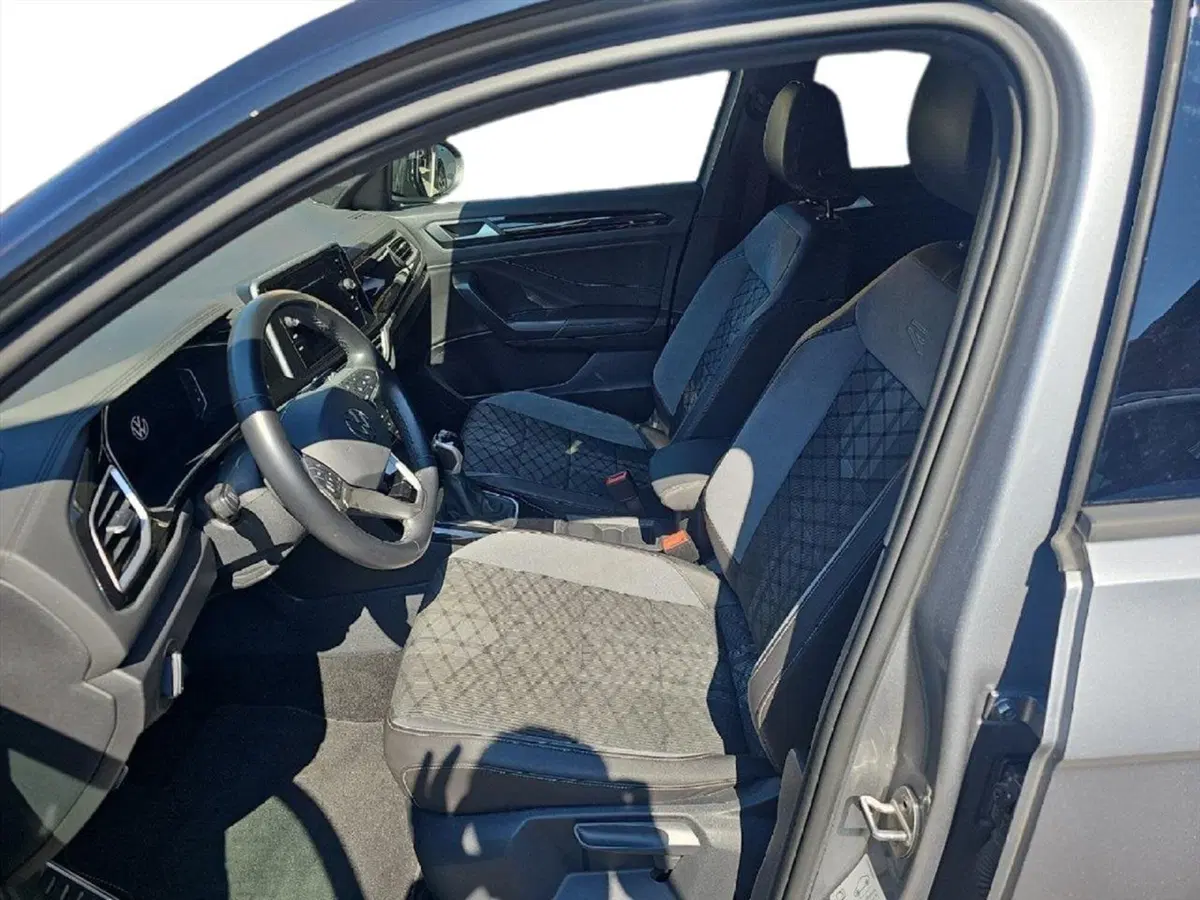 Volkswagen T-Roc usata a Lecco (11)