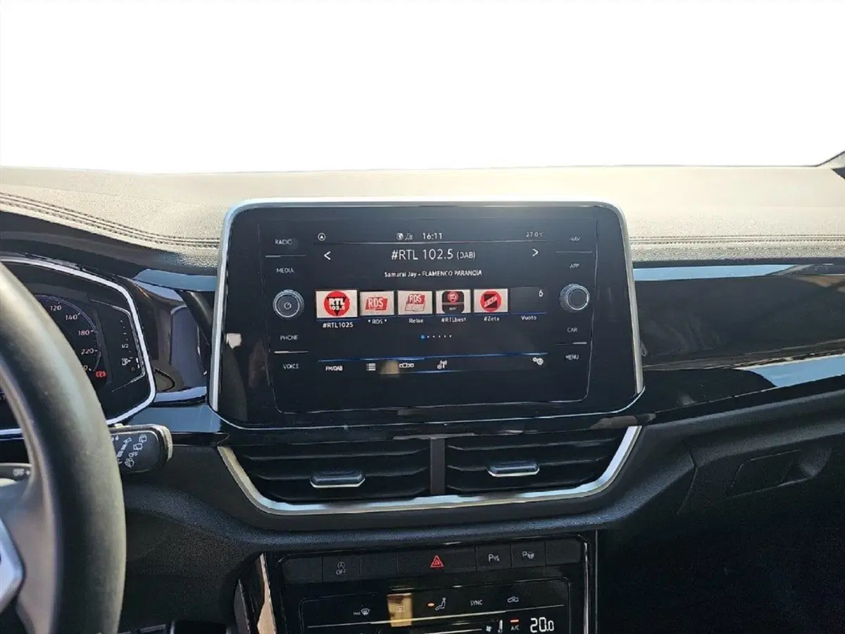 Volkswagen T-Roc usata a Lecco (13)