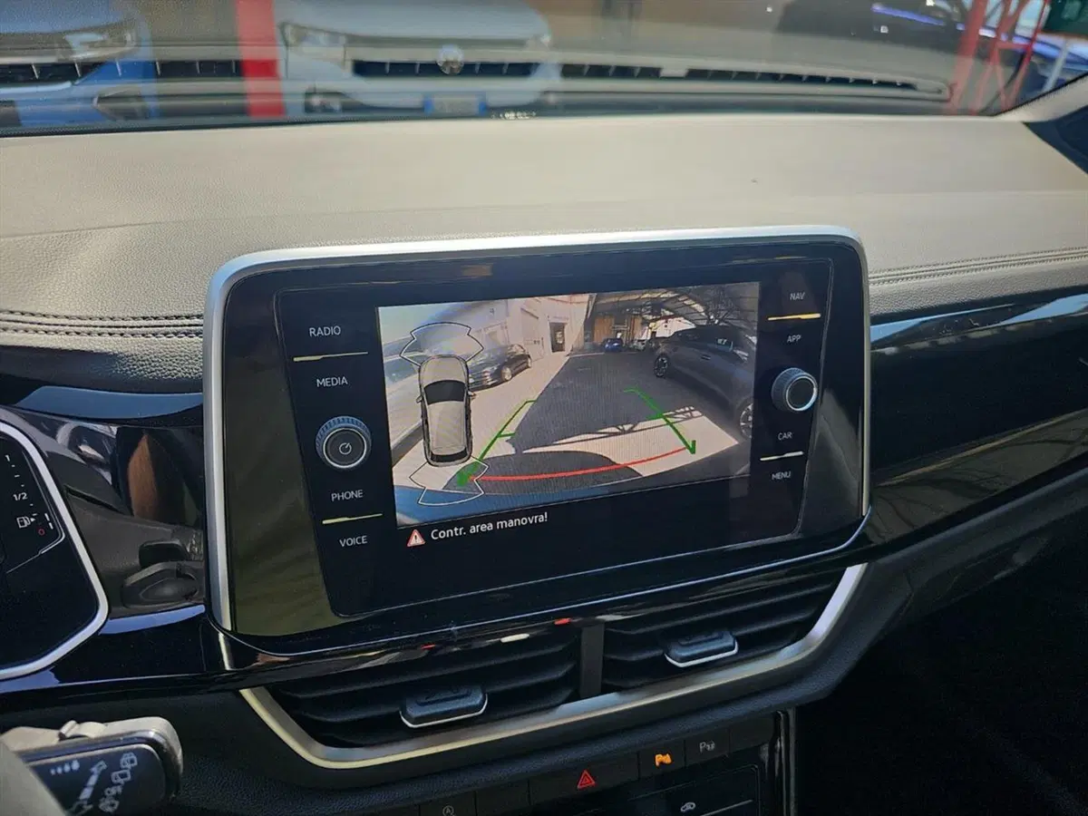 Volkswagen T-Roc usata a Lecco (15)