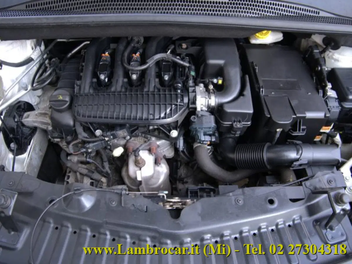 Opel Crossland X usata a Milano (17)